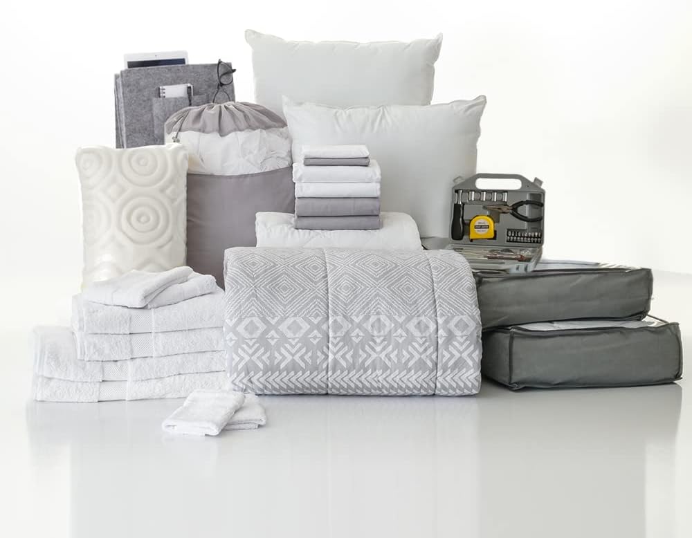 Twin XL Blue and Navy Bedding Bath Set with Trunk A6125