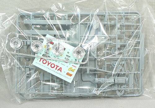 1/24 Hilux Double Cab Lift-Up P982