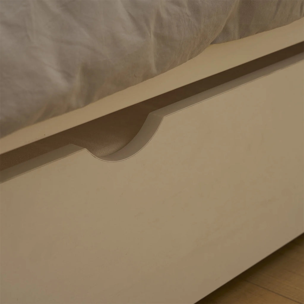 White Twin Bed with Trundle L17370