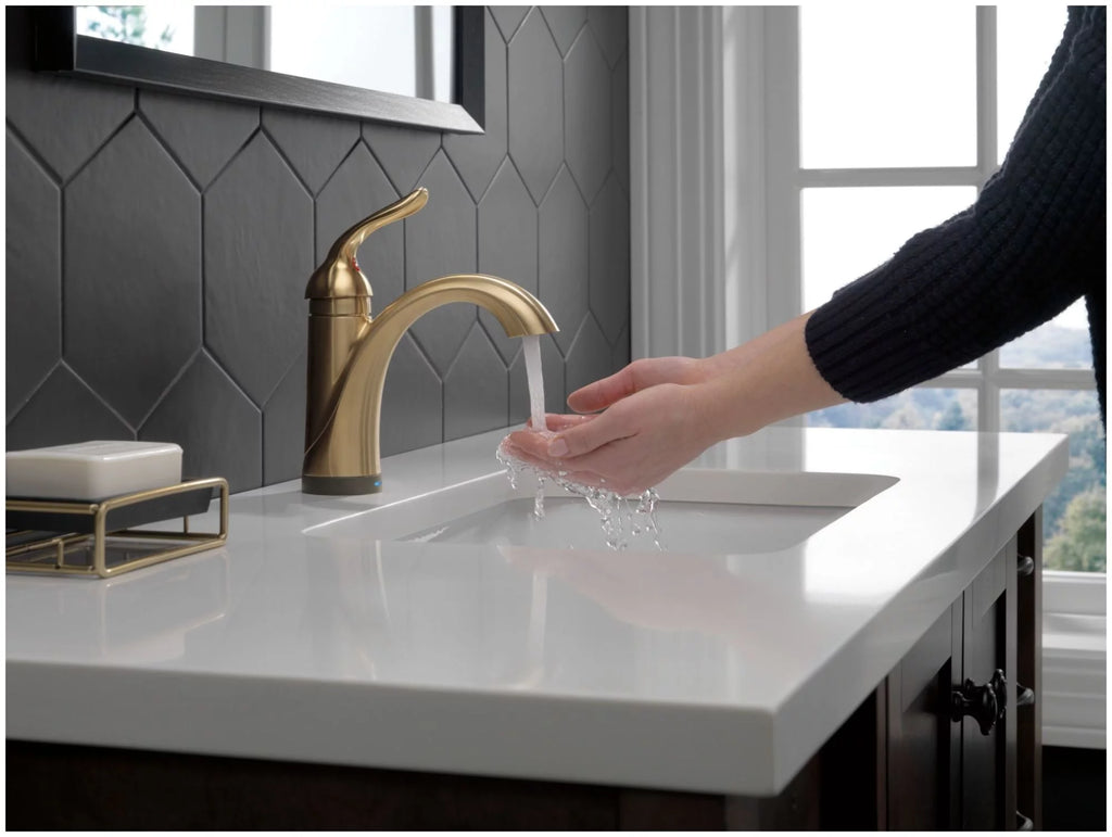 Venetian Bronze Single Handle Bathroom Faucet R65526