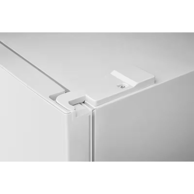 10.1 cu. ft. Top Freezer Refrigerator in White J9492