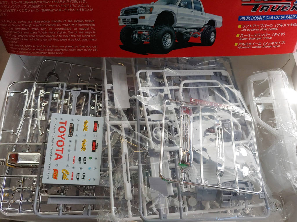 1/24 Hilux Double Cab Lift-Up P982