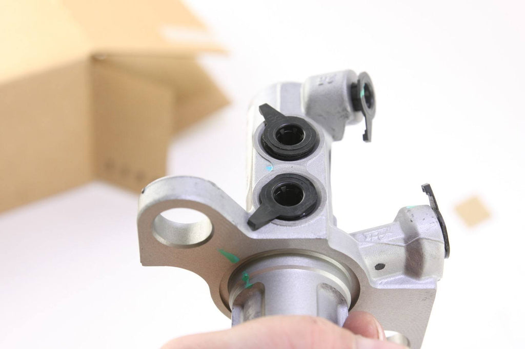 Brake Master Cylinder O9017