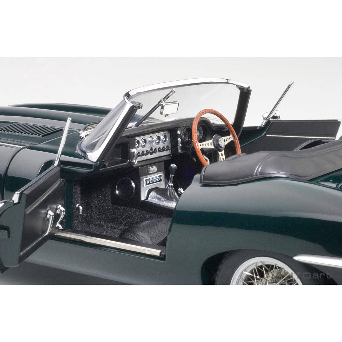 Green 1/18 Diecast Model Car J415