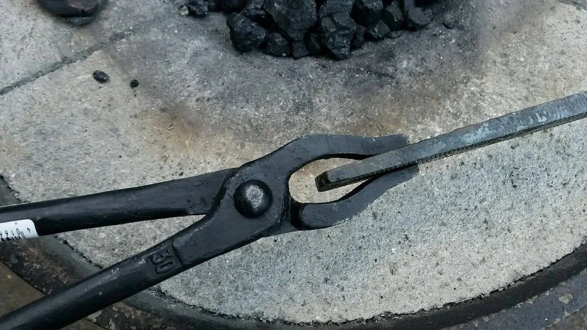 Blacksmiths Tongs 500mm L991422