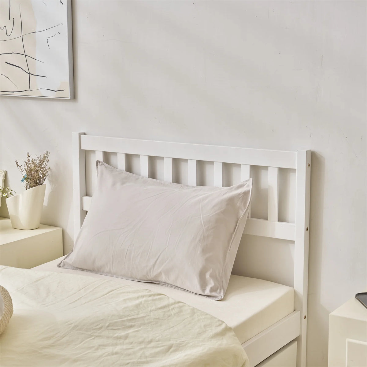 White Twin Bed with Trundle L17370