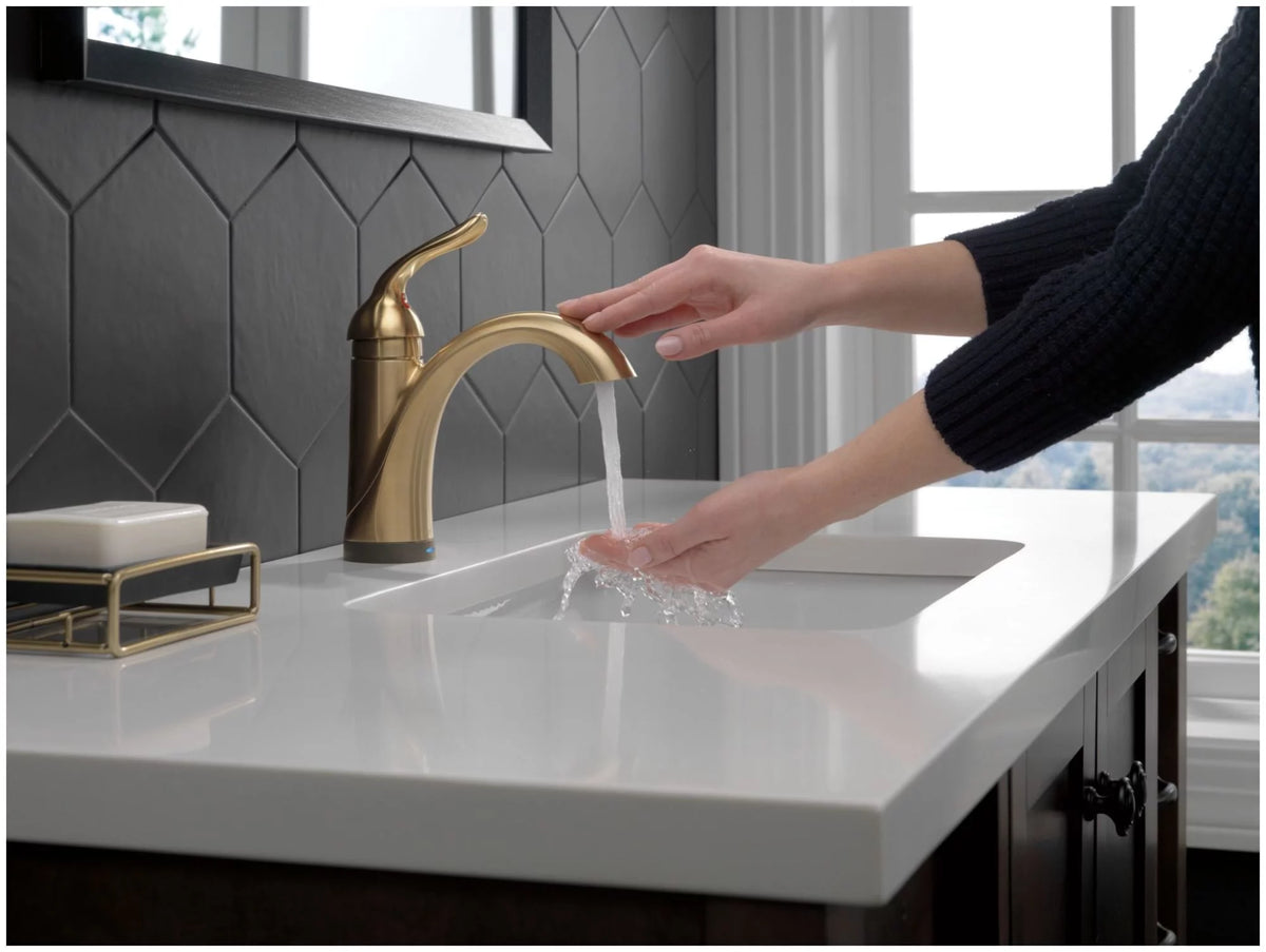 Venetian Bronze Single Handle Bathroom Faucet R65526